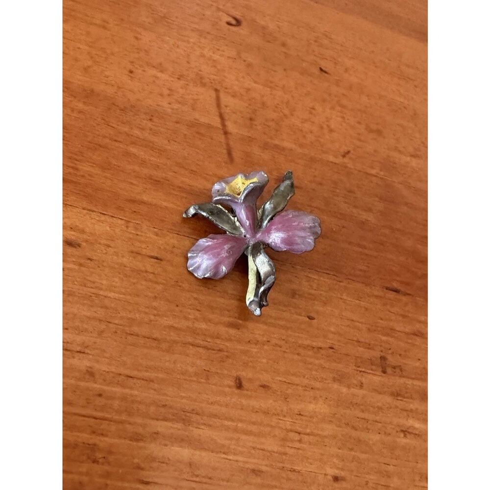 Vintage Style Enamel Flower Brooch Purple Floral Pin Cottagecore Jewelry